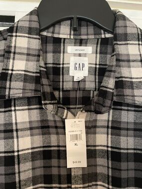 GAP Black and White Plaid Button-Down Shirt/jacket